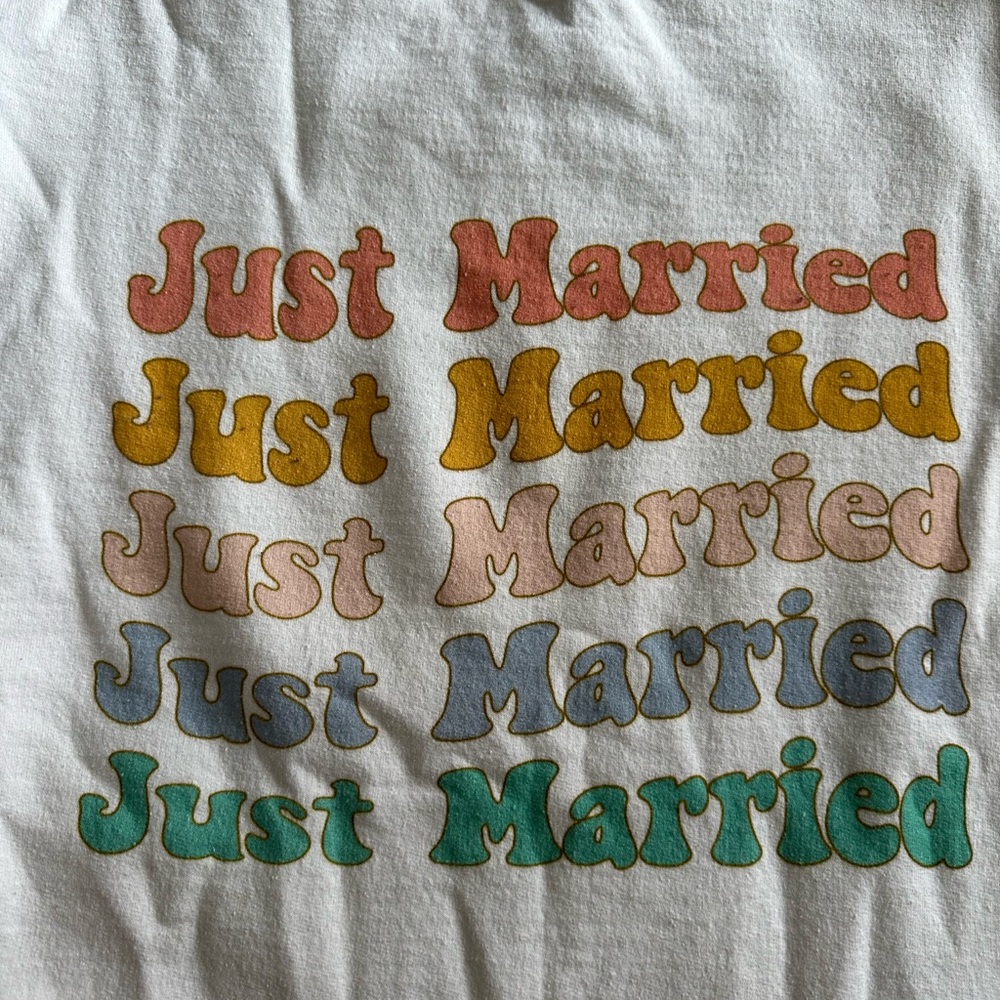 JUST MARRIED SWEATSHIRT! perfect for traveling on your honeymoon